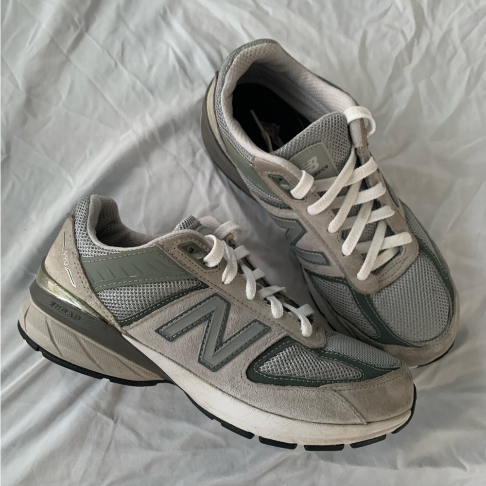 New Balance 990v5 sneakers